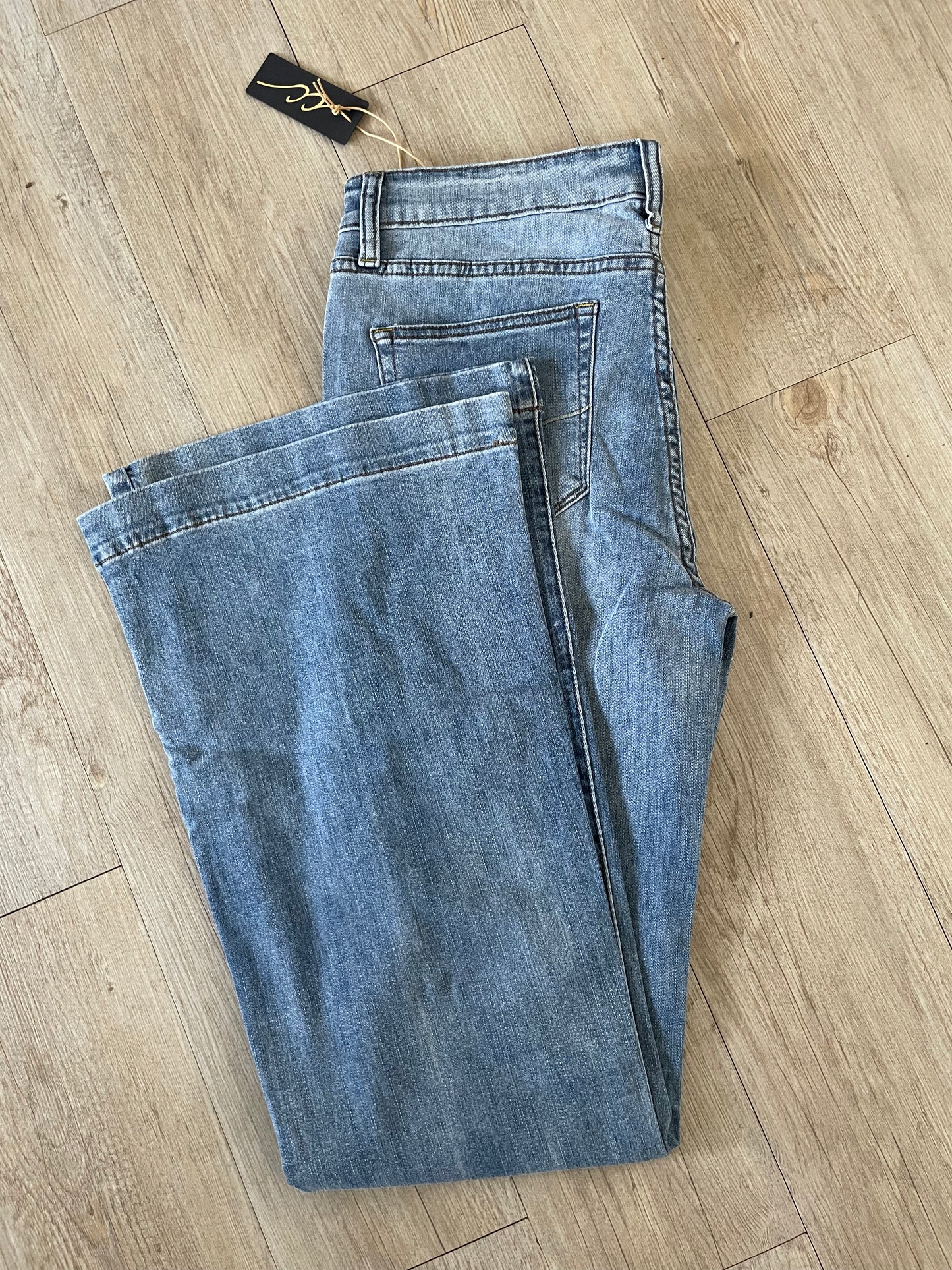 CC Carissa Classic Light Wash Jean