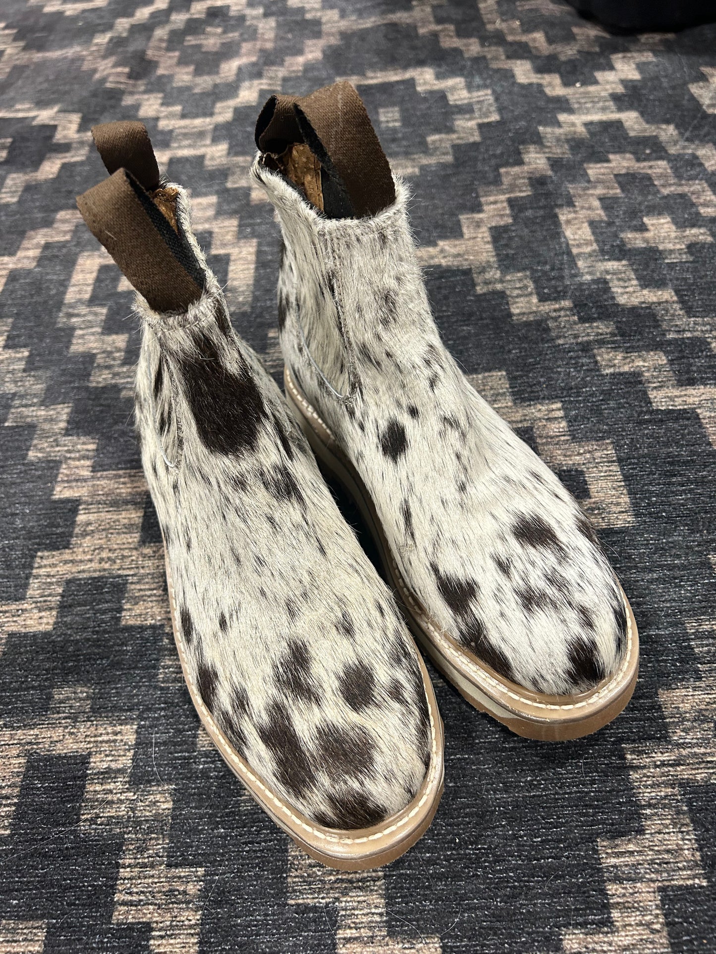 Cowhide Lecherra Size 8